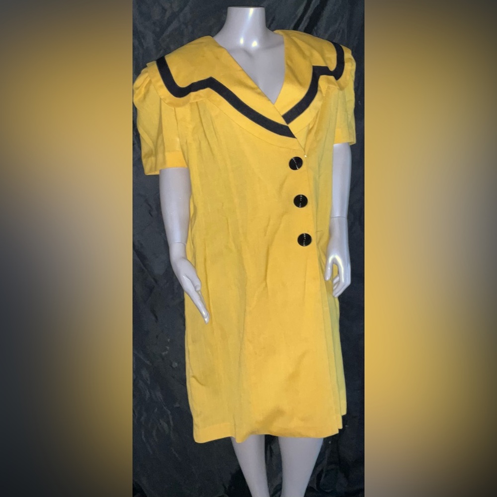 Vintage SL Fashion Yellow & Black Dress with large collar and shoulder pads